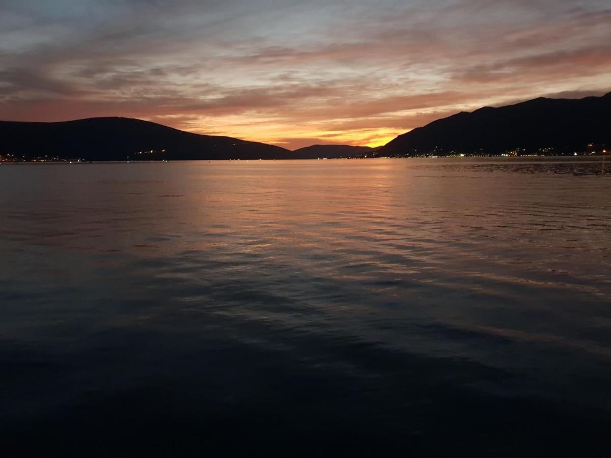 ティヴァトSunsetアパートメント エクステリア 写真